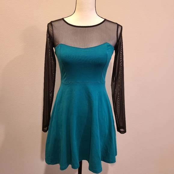 F21 Long Sleeved Dress - Picture 1 of 5